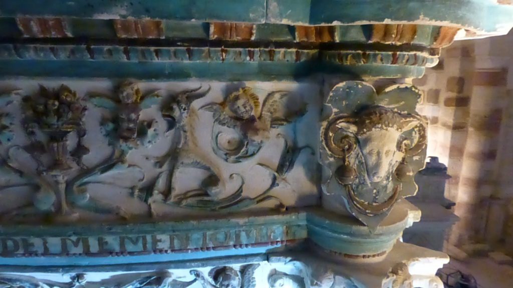 Restauration du maître autel et des deux autels latéraux, église de Saint Christophe-en-Champagne, sous la direction de Marie Gouret. Site classé MH